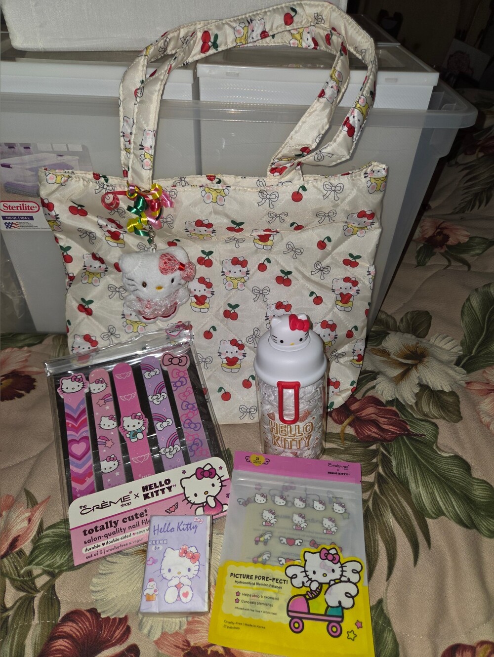 Hello Kitty Bag W Plush Bag Charm And Etc.